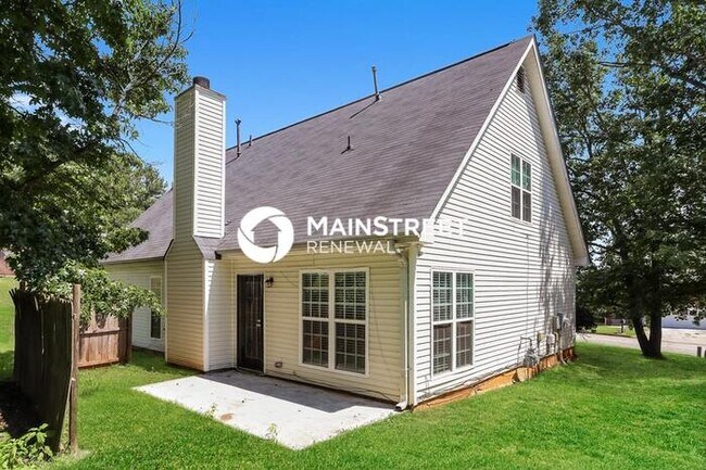 Building Photo - 3 Bedroom Pet-Friendly Home in Decatur, GA with Main Street Renewal