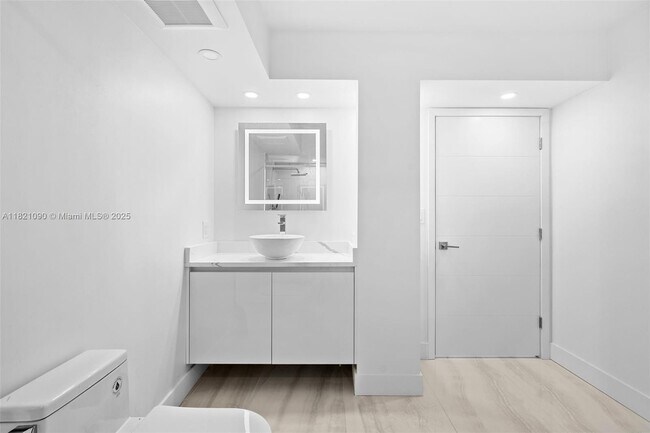 Building Photo - 230 174th St