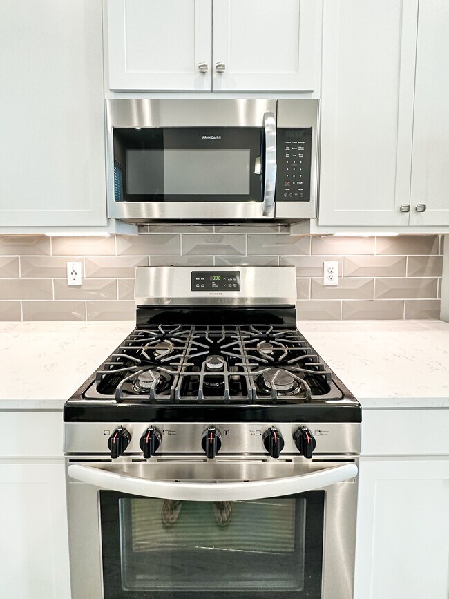 Building Photo - 9007 Lonestar Creekbend Ln