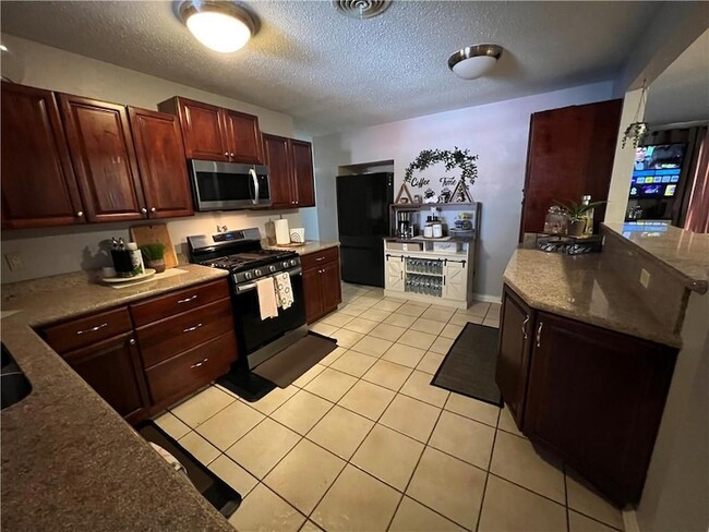 Building Photo - 6613 Carmen St