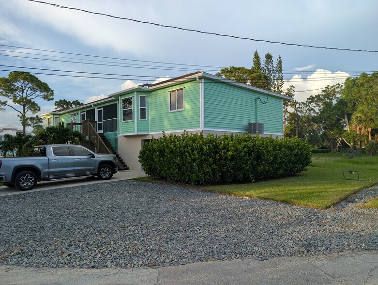 Building Photo - 3625 Riviera Cir