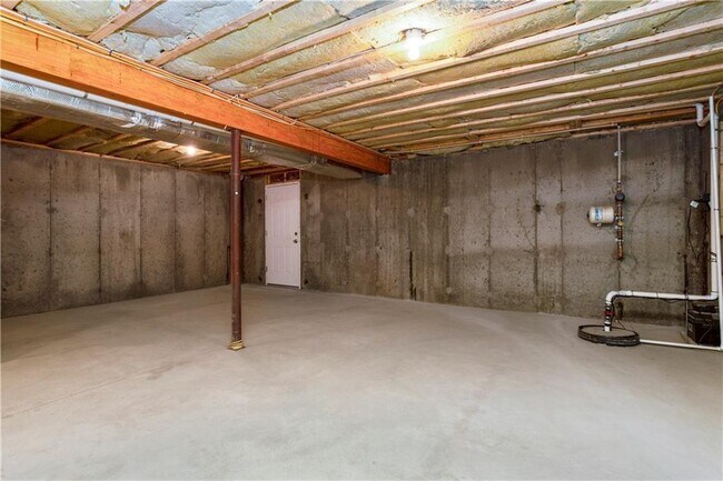 Building Photo - 314 Chases Ln