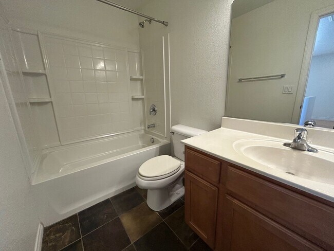 Building Photo - SOUTHWEST LAS VEGAS PROEPRTY WITH 3 BED, 3...