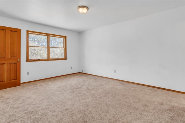 Building Photo - 21179 Hemlock St