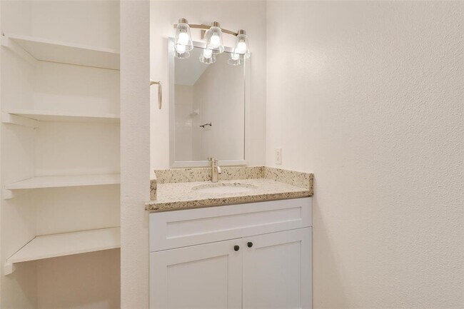 Building Photo - 5729 Pinon Vista Dr