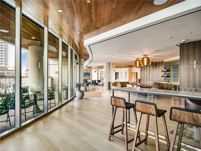 Building Photo - 501 West Ave