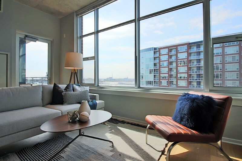 Building Photo - 146 W Roosevelt Rd