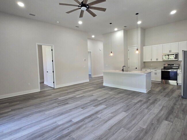 Building Photo - Newer Construction- 3 bed 2 bath Patio Home on the Golf Course – Turkey Creek