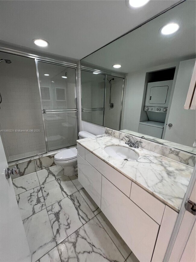 Building Photo - 5600 Collins Ave