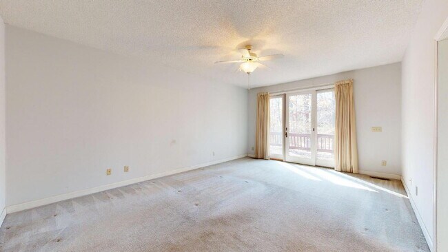 Building Photo - The Mylandia | Beautiful and spacious University City – Charlotte house with a backyard, offering...