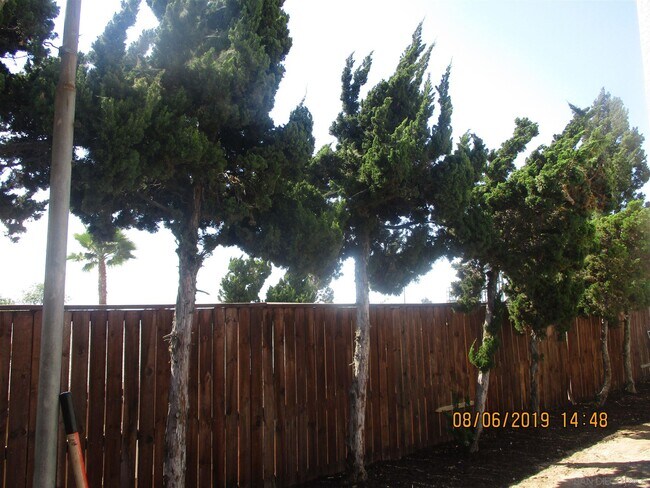 Building Photo - 5448 Mary Ln Dr