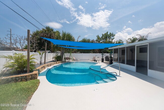 Building Photo - 347 S Lakeside Dr