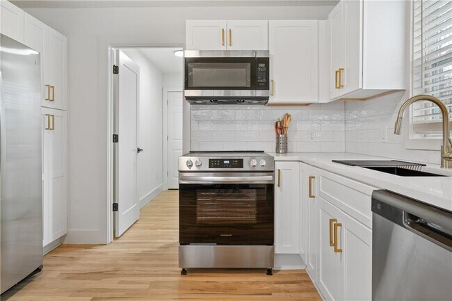 Building Photo - 2790 Sardis St