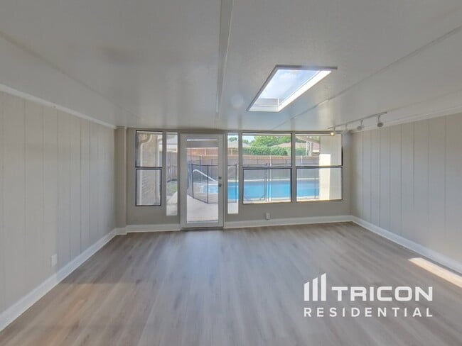 Building Photo - 10144 Desert Willow Dr