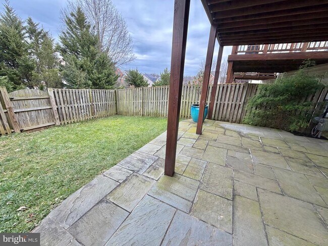 Building Photo - 3344 Wilton Crest Ct