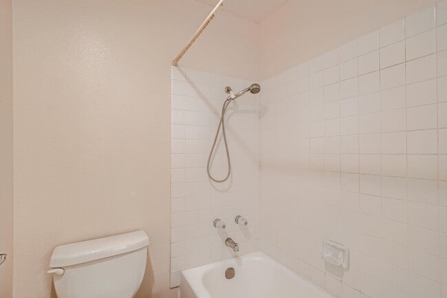 Building Photo - Central Spring Valley Condo Close to Shopping and Parks