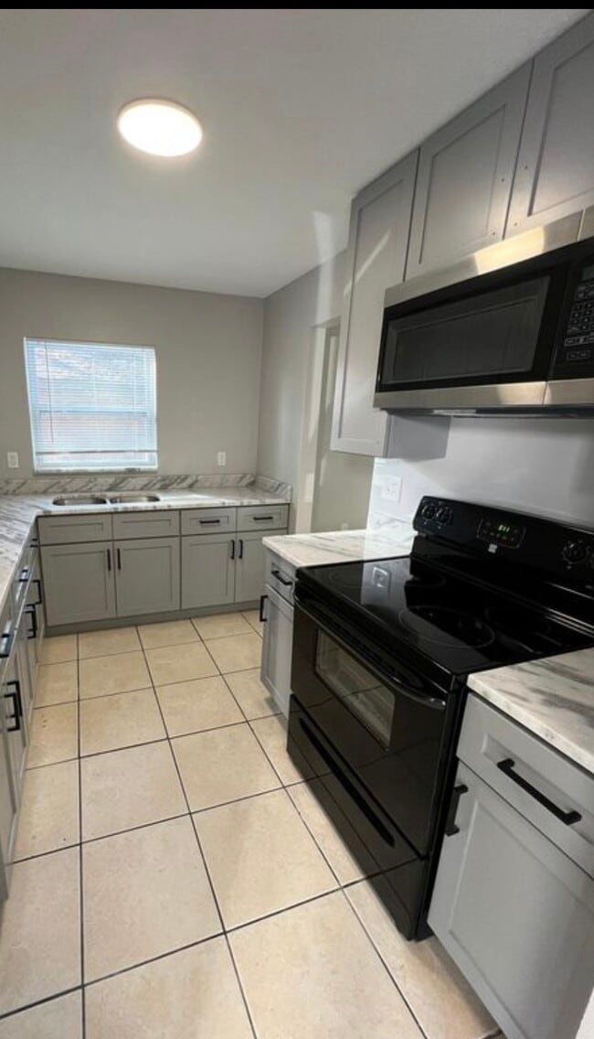 Building Photo - 2559 Chestnut Woods Dr