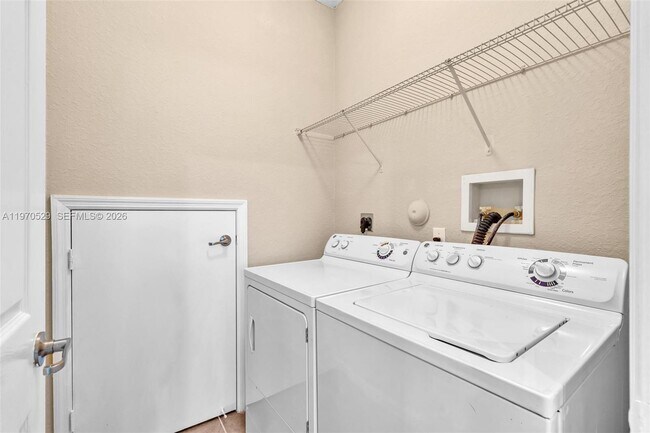 Building Photo - 3236 NW 31st Terrace