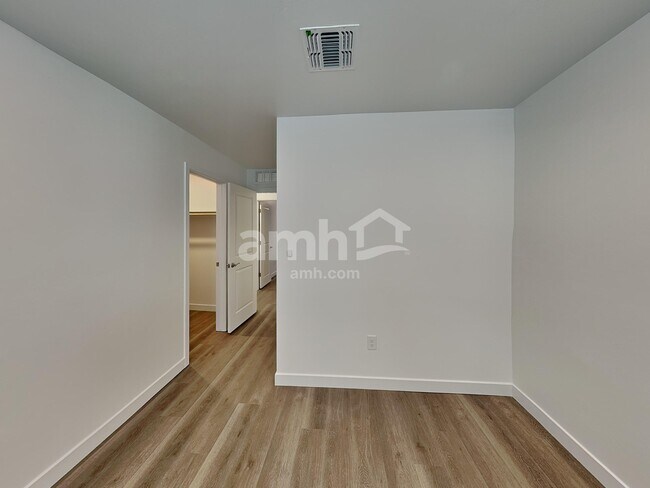 Building Photo - 7332 S Avenida Obelo