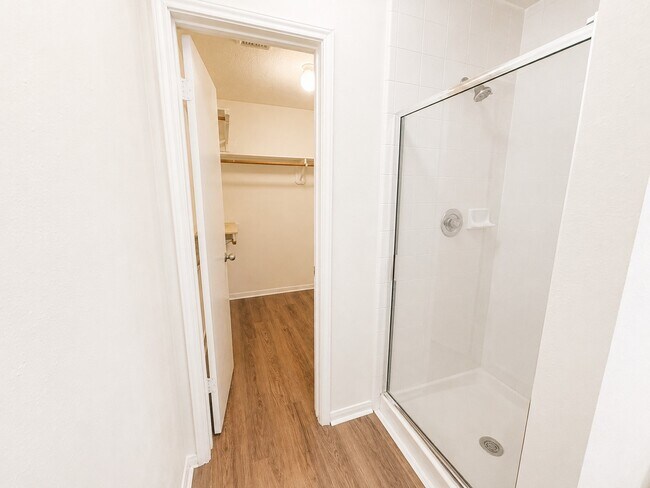 Building Photo - 18023 Lago Forest Dr