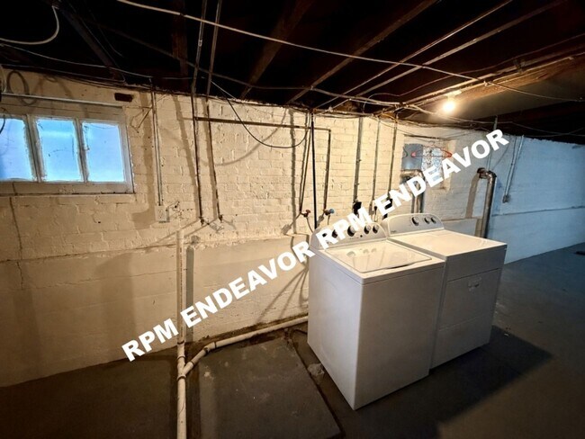 Building Photo - 3912 Miami St