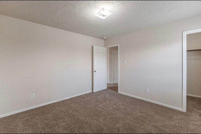 Building Photo - 21611 Falvel Misty Dr