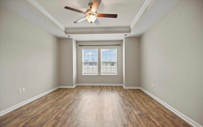 Building Photo - 3720 Park Pointe Ave