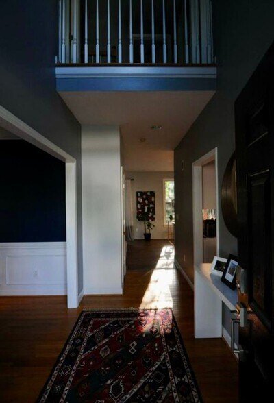 Building Photo - 8006 Crenshaw Ln