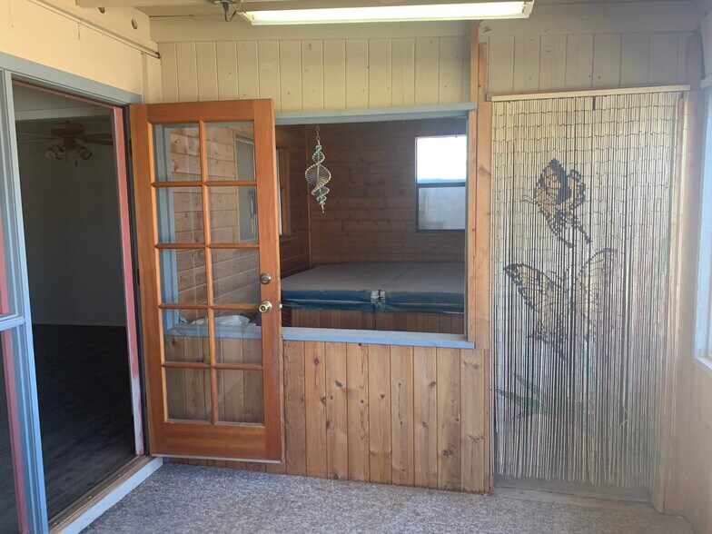 screened porch - 5322 W Saint Moritz Ln