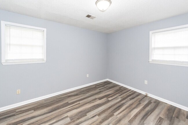 Building Photo - 4446 Farmwood St