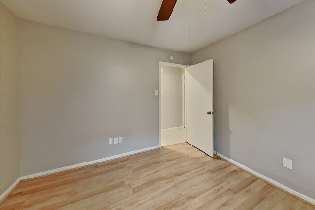 Building Photo - 24034 Shaw Perry Ln