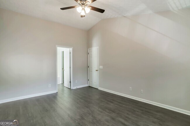 Building Photo - 1001 River Plantation Dr