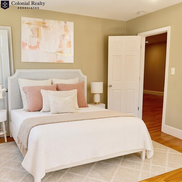 Building Photo - 72 Egmont St