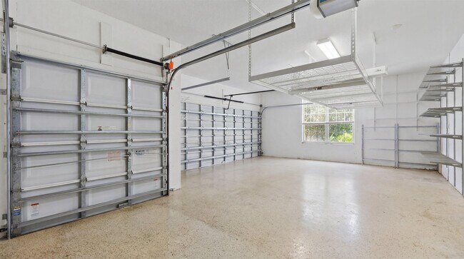 Building Photo - 10771 Versailles Blvd
