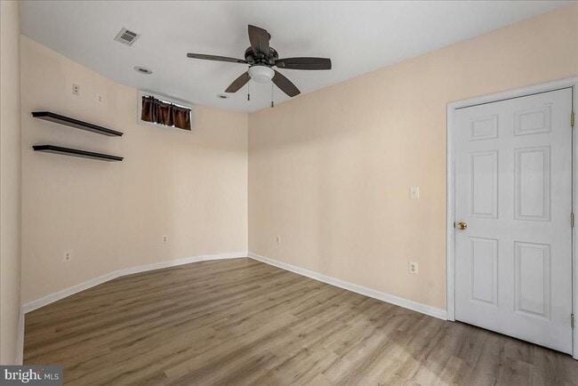 Building Photo - 905 Royal Elm Ct