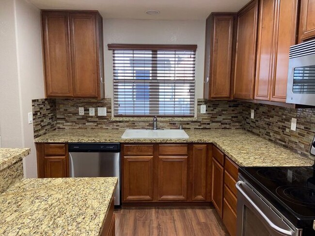 Building Photo - Somersett Reno Home - Walking Trails and t...