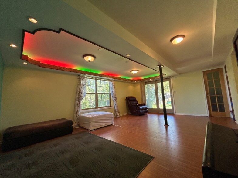 Building Photo - 48 Skyview Cir