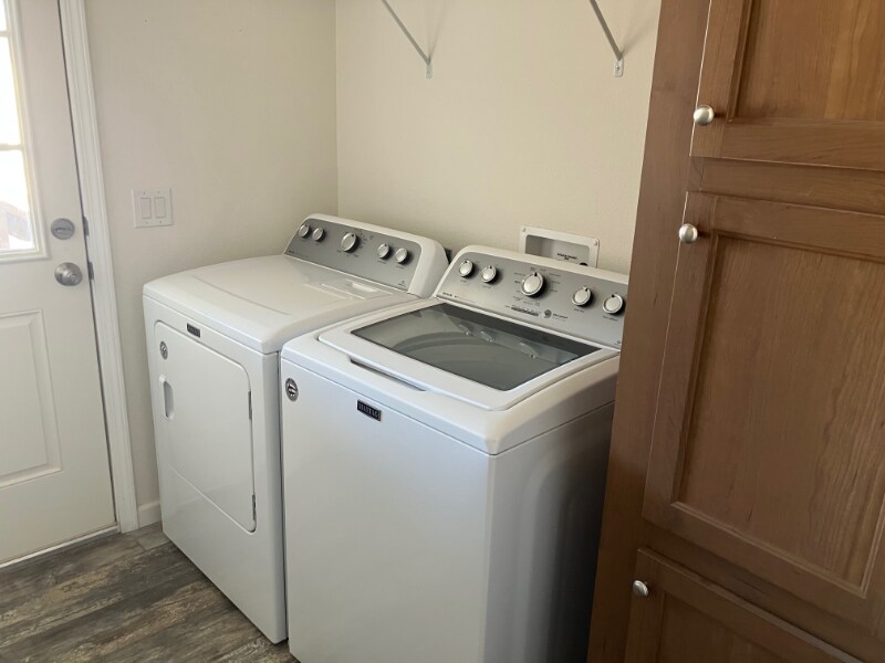 Building Photo - 880 Montecito Dr