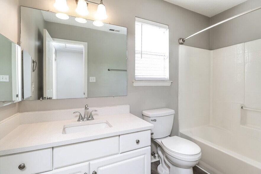 Building Photo - 2601 Clarencefield Dr