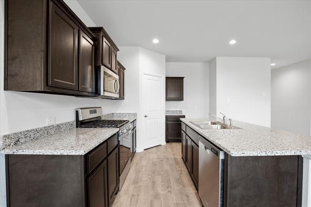 Building Photo - 2220 Barnwell Dr