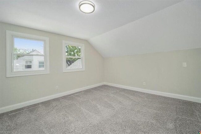 Building Photo - 2208 Silbert Rd