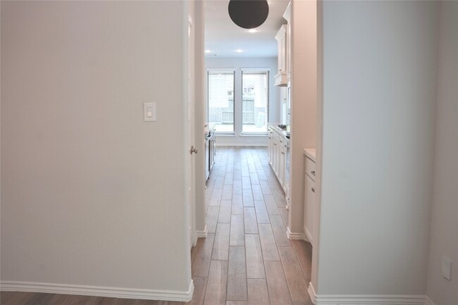 Building Photo - 24727 Tanoureen Dr