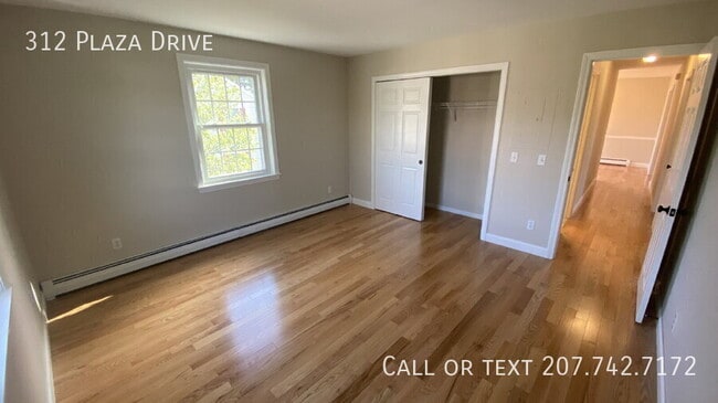 Building Photo - 312 Plaza Dr