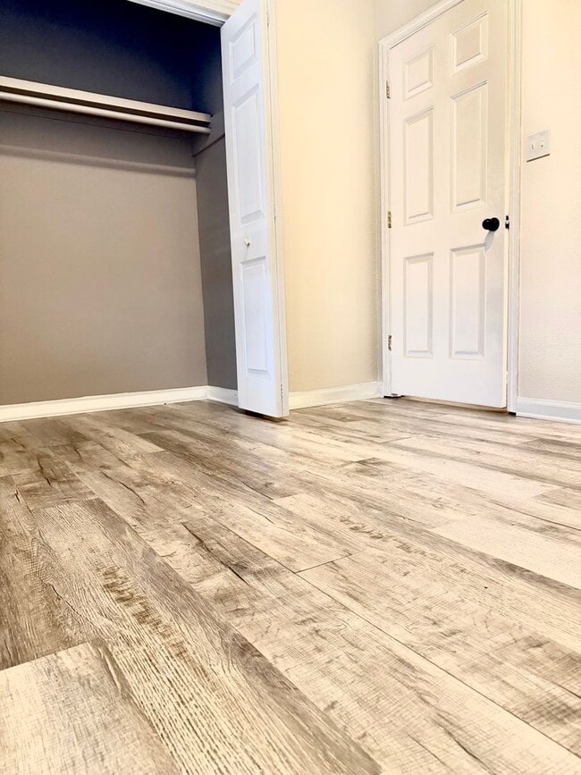 Building Photo - 3 Bed / 2 Bath in Jonesboro Available Now!