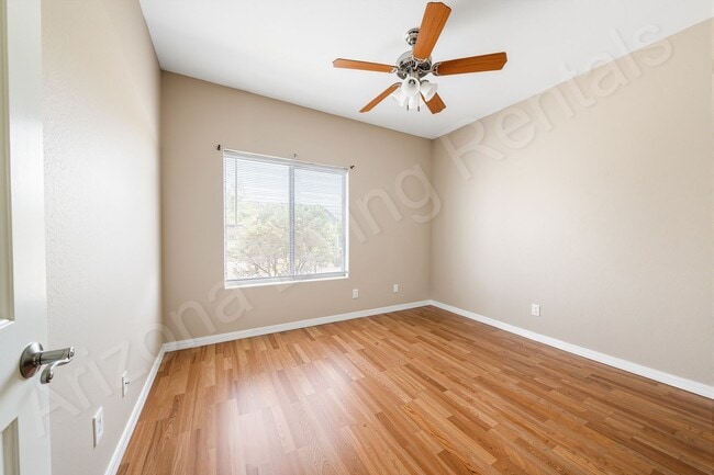 Building Photo - 2085 Alan Ladd Dr