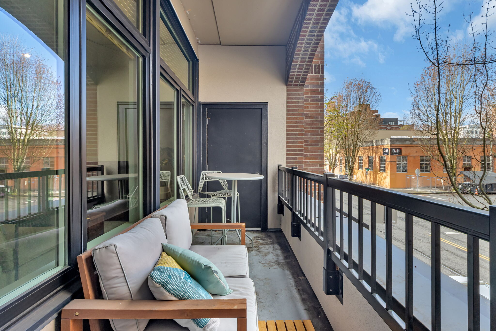 Private covered balcony - 618 NW 12th Ave