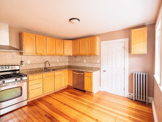 Building Photo - 327 Cypress St