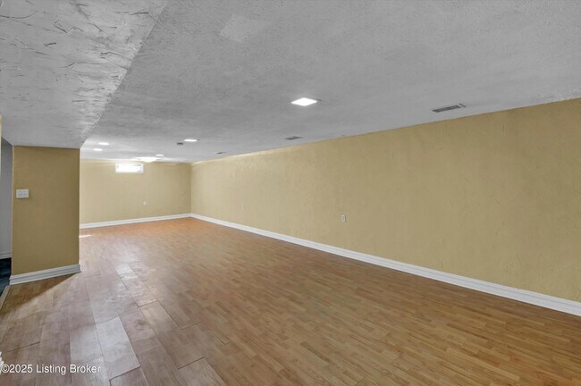 Building Photo - 7405 Ridan Way