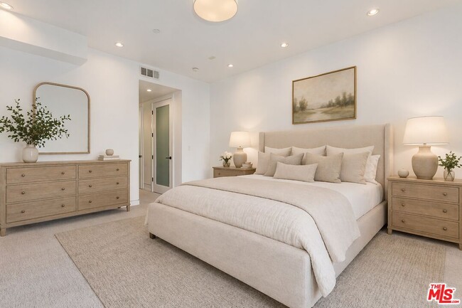 Building Photo - 225 S Hamilton Dr