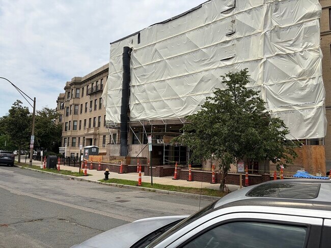 Building Photo - 67 Park Dr